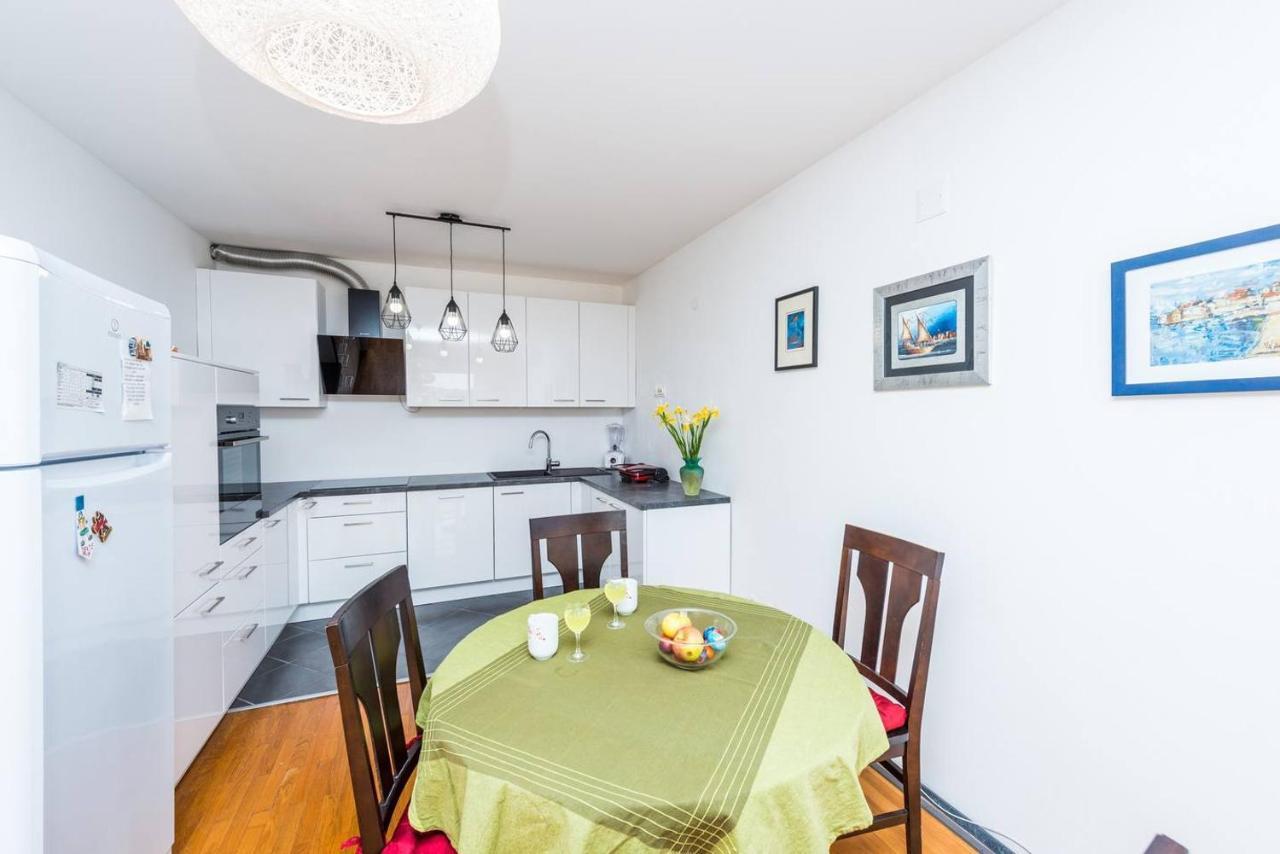 2 Bdrm Amore Дубровник Екстериор снимка